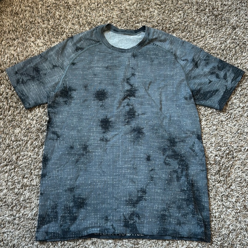 Men’s Lululemon Shirt